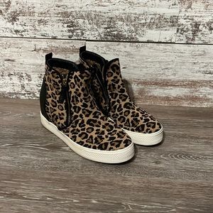 Steve Madden leopard wedge sneaker. Size 9
